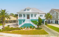 66 Bayou Circle, Gulfport, MS 39507