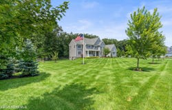 2 Tiffany Court, Farmingdale, NJ 07727