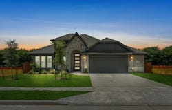 404 Chestnut Lane, Glenn Heights, TX 75154