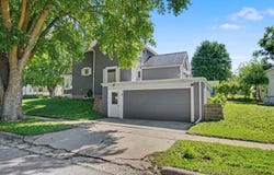 303 SE 5th Avenue, Dyersville, IA 52040