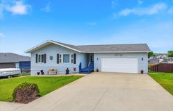 821 Ridgeview, Belle Fourche, SD 57717-0000