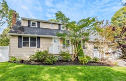 16 Hewitt Boulevard, Center Moriches, NY 11934