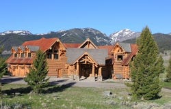 569/571 Cinnabar Basin Road, Gardiner, MT 59030