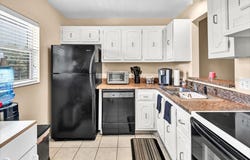 11485 OAKHURST Road, LARGO, FL 33774