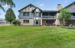 2752 Harbor Drive, Joliet, IL 60431
