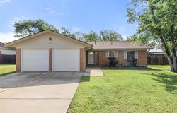 216 Lizzie ST, Taylor, TX 76574