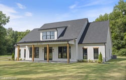 5199 Brook Ln, Hernando, MS 38632