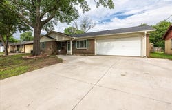 604 S Mills Drive, Euless, TX 76040