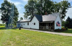9143 S 900 West, LaFontaine, IN 46940