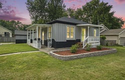1327 Lamont Avenue NW, Grand Rapids, MI 49504