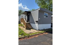 12 Sams Court, Hazlet, NJ 07730