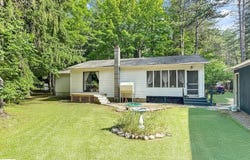 224 S Ferris Road, Sumner, MI 48889