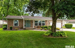 6 Penacook Drive, Rochester, IL 62563