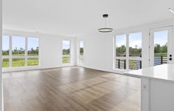 4163 E Hemlock Dr, Oak Creek, WI 53154