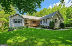 2406 VALENTINE DR, BUMPASS, VA 23024