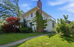 1526 C Ave NW, Cedar Rapids, IA 52405