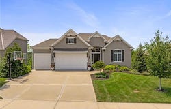 6714 Arapahoe Drive, Shawnee, KS 66226