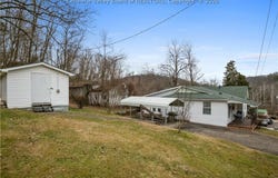 224 Easter Road, Nitro, WV 25143