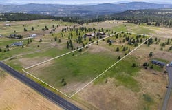 13952 N Dover Rd, Nine Mile Falls, WA 99026