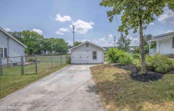 707 Medaris St, Clinton, TN 37716