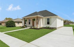 2421 GARDEN Street, Meraux, LA 70075