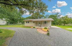 605 E Ninth, Harper, KS 67058