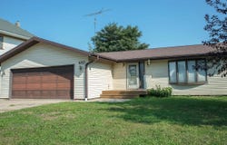 410 3rd St, Dumont, IA 50625