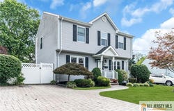 8 Highview Road, East Brunswick, NJ 08816
