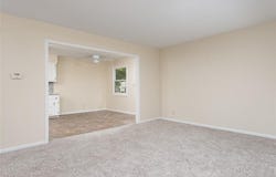 303 E 11th Street, Kearney, MO 64060
