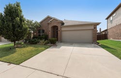 1733 Falling Star Drive, Fort Worth, TX 76052
