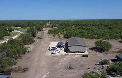 5581 FM 1986, La Pryor, TX 78872