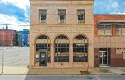 27 N Mercer St, New Castle, PA 16101