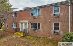 15 York Drive, Edison, NJ 08817