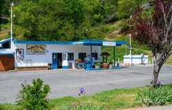 70 Steiner Flat Rd, Douglas City, CA 96024