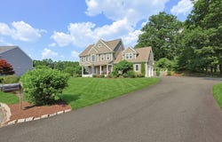 22 Willowbe Ct, North Attleboro, MA 02760