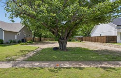 1110 S Pine Street, Grapevine, TX 76051