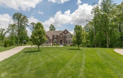 1527 Canyon Oak Lane, Columbus, IN 47201