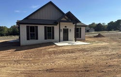 9 King Arthur Court, Greenbrier, AR 72058