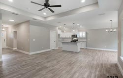 16226 Crossing Circle, Lindale, TX 75771