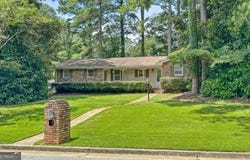 124 Hickory, Peachtree City, GA 30269
