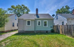 5574 Waterbury Avenue, Maple Heights, OH 44137