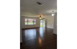 206  N Front St, Hope, AR 71801