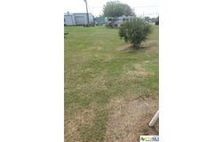 303-309 W Austin Avenue lot: 14, Seadrift, TX 77983