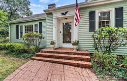 3114 N Center Street, Hickory, NC 28601