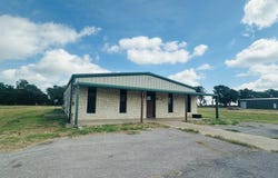 1106 W Kilpatrick Avenue, Cleburne, TX 76033