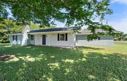 809 S Kerr Street, Blooming Grove, TX 76626