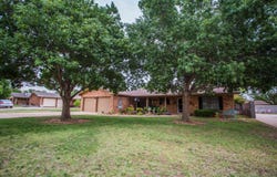 1304 Jefferson Drive, Plainview, TX 79072