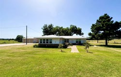 9596 West Us Highway 79, Hearne, TX 77859