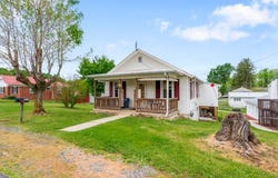 225 W Coyner Avenue, Marion, VA 24354