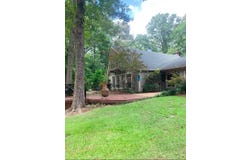 1028  Dora Dr, Grenada, MS 38901